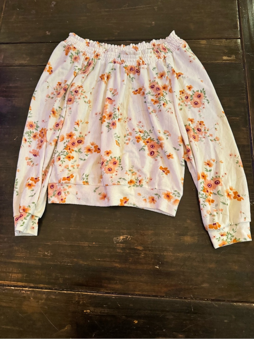 2Hip Off-Shoulder Floral Sweater in White and Orange